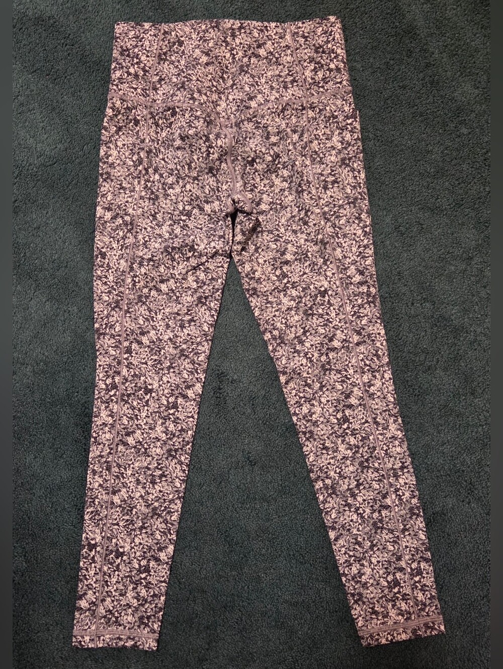 Athleta Salutation Stash Pocket 7/8 Tight